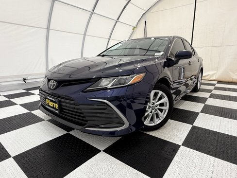 Used 2021 Toyota Camry LE image 1