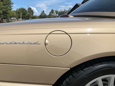 Used 2005 Ford Thunderbird image 17