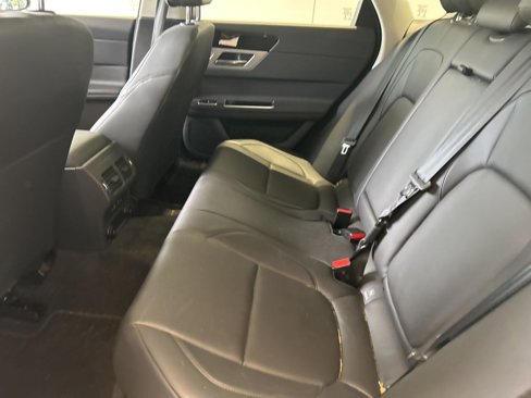 Used 2018 Jaguar XF Premium image 12