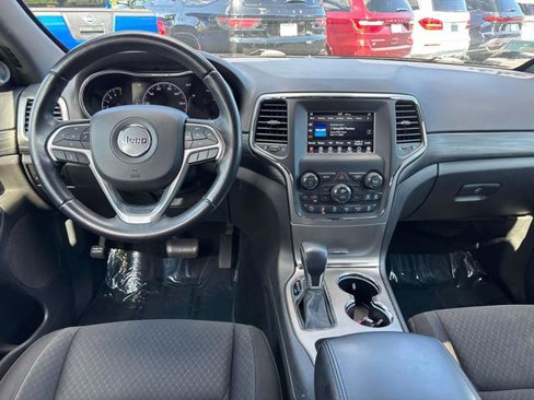 Certified 2021 Jeep Grand Cherokee Laredo image 11