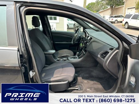 Used 2013 Chrysler 200 LX image 10