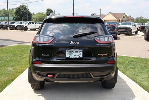 Used 2020 Jeep Cherokee Trailhawk w/ Cold Weather Group image 33