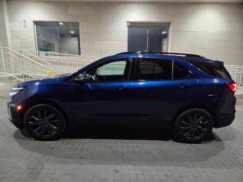 Used 2022 Chevrolet Equinox RS w/ Infotainment Package image 2