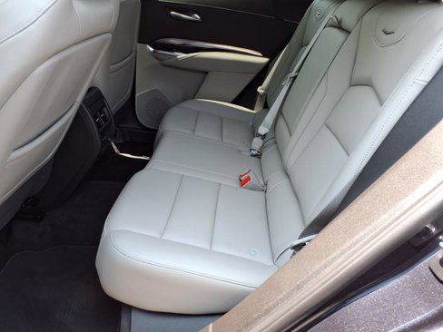 Used 2022 Cadillac XT4 Luxury w/ Cold Weather Package image 13