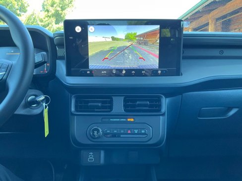 New 2025 Ford Maverick XL image 32