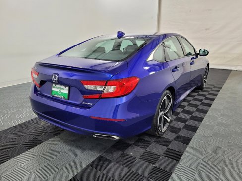 Used 2018 Honda Accord Sport image 9
