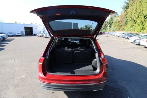 Used 2018 Volkswagen Tiguan SEL w/ 3rd Row Seat Package image 30