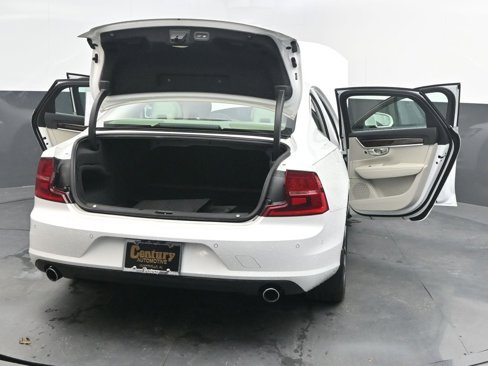 Used 2017 Volvo S90 T5 Momentum w/ Vision Package image 28