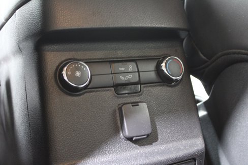 Used 2019 Ford Explorer XLT w/ Equipment Group 202A image 26