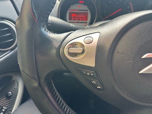 Used 2009 Nissan 370Z Touring image 14