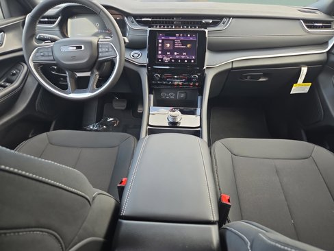 New 2025 Jeep Grand Cherokee Laredo X image 8