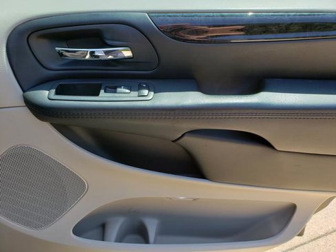 Used 2017 Dodge Grand Caravan SE w/ Power Window Group image 19