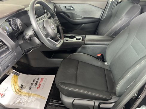 Used 2023 Nissan Rogue S image 9
