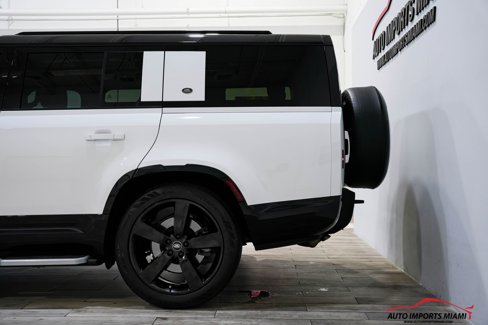 Used 2023 Land Rover Defender 110 X-Dynamic SE image 15
