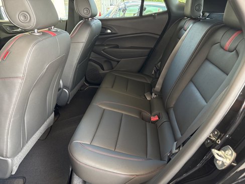 New 2025 Chevrolet Trax RS w/ Sunroof Package image 7