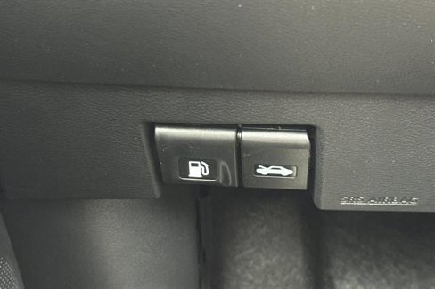 New 2025 Nissan Versa SV w/ Trunk Package image 27