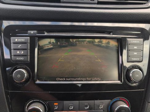 Used 2018 Nissan Rogue S image 12