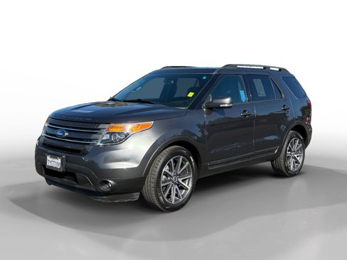 Used 2015 Ford Explorer XLT w/ Equipment Group 202B image 1