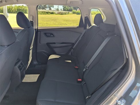 Used 2023 Nissan Rogue S image 13