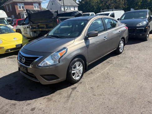 Used 2015 Nissan Versa SV image 1