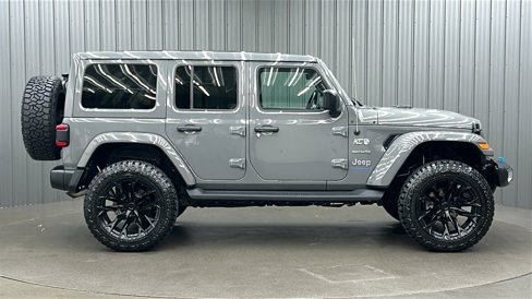 Used 2023 Jeep Wrangler Unlimited Sahara w/ Cold Weather Group image 6