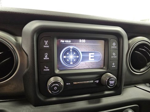 Used 2018 Jeep Wrangler Unlimited Sport image 14