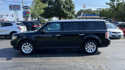 Used 2009 Ford Flex SEL image 2
