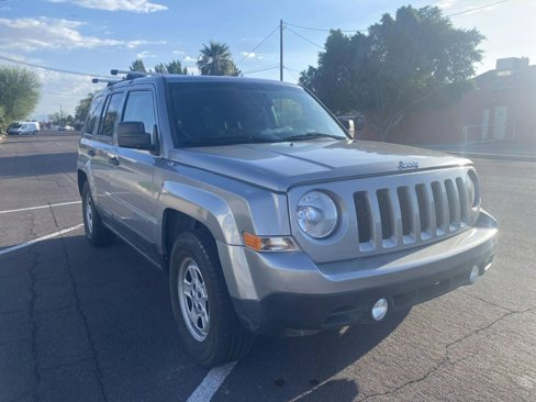 Used 2015 Jeep Patriot Sport image 20