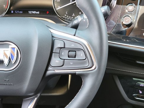 Used 2023 Buick Envision Essence image 33