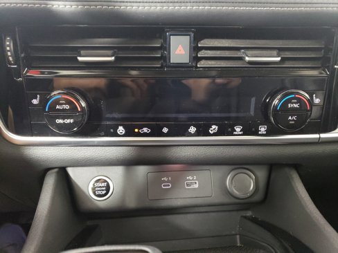 Used 2021 Nissan Rogue SV image 24