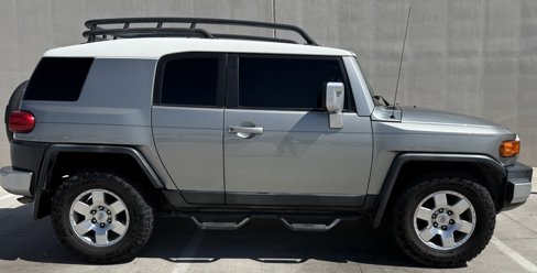 Used 2010 Toyota FJ Cruiser 2WD w/ Upgrade Pkg 2 image 3