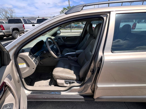 Used 2002 Volvo V70 Cross Country image 18