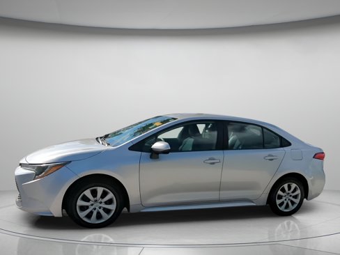 Used 2021 Toyota Corolla LE image 14