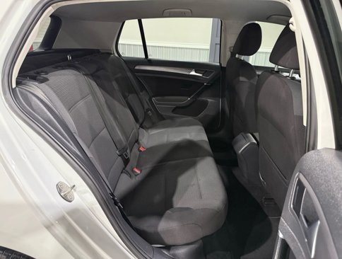 Used 2019 Volkswagen Golf S image 21