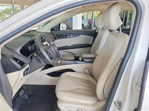 Used 2019 Lincoln Nautilus Select image 18