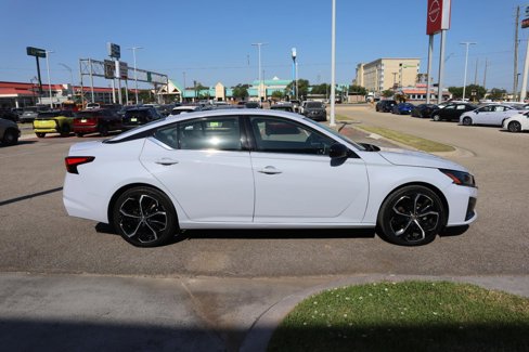 Used 2023 Nissan Altima 2.5 SR image 10