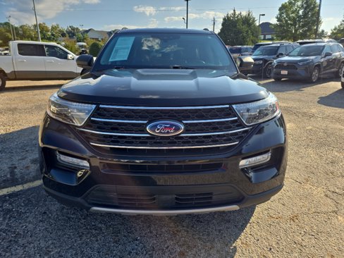 Used 2024 Ford Explorer XLT w/ Equipment Group 202A image 2