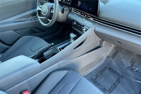 Used 2024 Hyundai Elantra SEL image 16