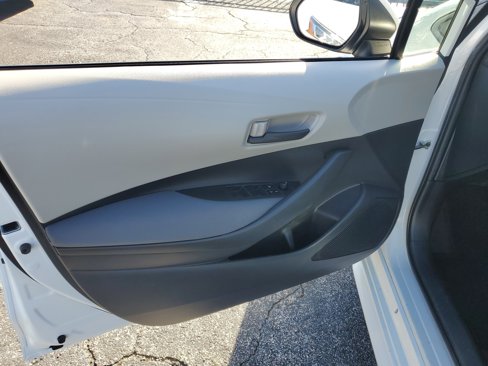 Used 2022 Toyota Corolla LE image 10
