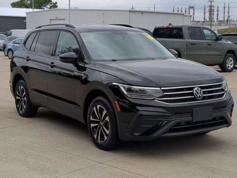 Used 2022 Volkswagen Tiguan S image 8