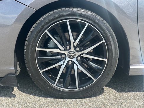 Used 2022 Toyota Camry SE image 9