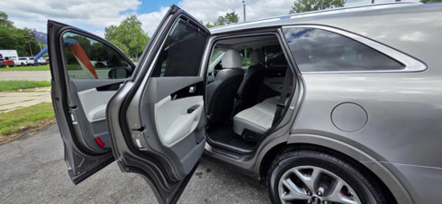 Used 2019 Kia Sorento SX w/ SX Touring Package image 13