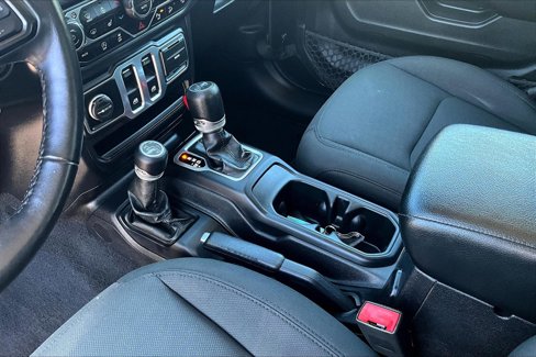 Used 2018 Jeep Wrangler Sport image 12