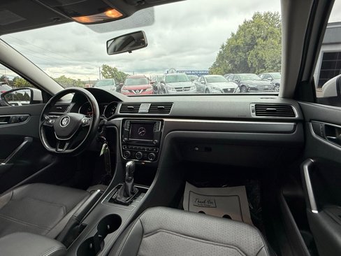 Used 2018 Volkswagen Passat 2.0T R-Line image 37