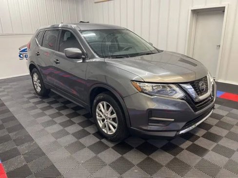 Used 2020 Nissan Rogue S image 2