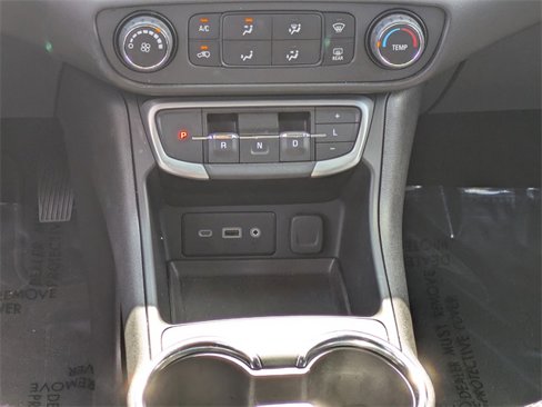 Certified 2024 GMC Terrain SLE image 27