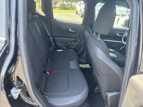 Used 2022 Jeep Renegade Altitude image 18