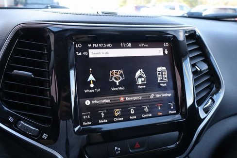 Used 2019 Jeep Cherokee Limited image 21