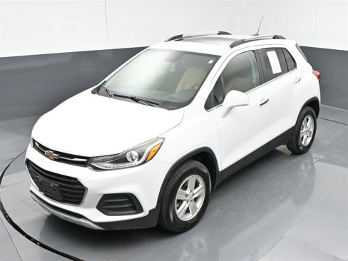 Used 2017 Chevrolet Trax LT w/ Sun & Sound Package image 20