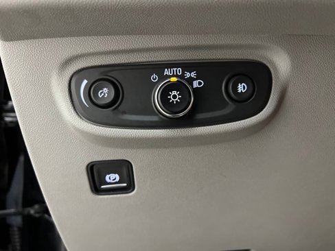 Used 2023 GMC Terrain SLT image 40